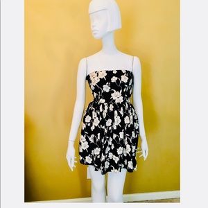 🌹🌹Strapless Dress🌹🌹